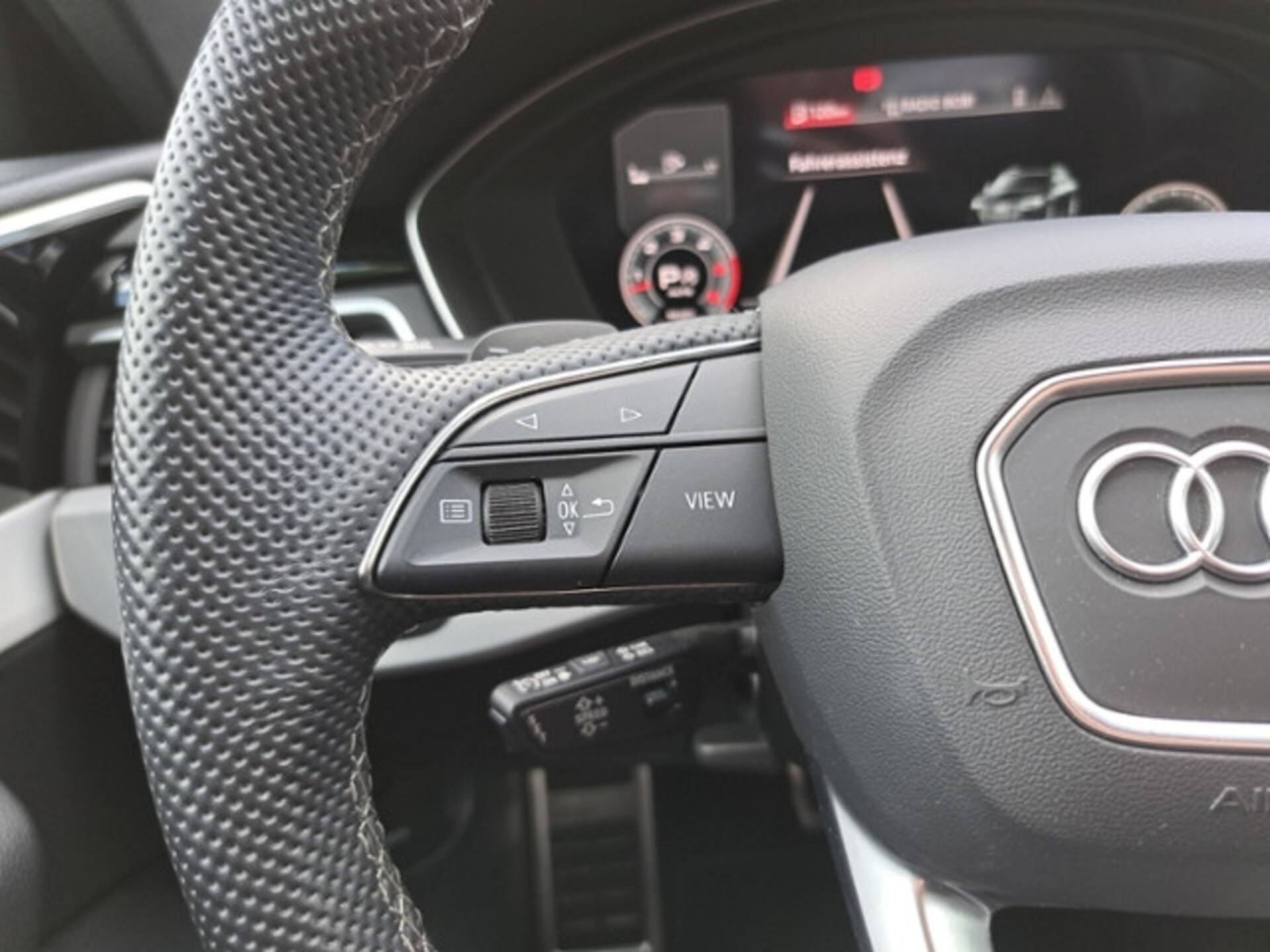 Audi A4 Avant S line