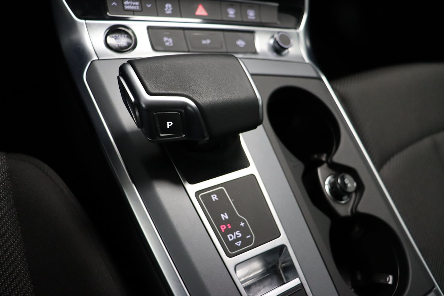 Bild über Audi A6 Avant advanced 45 TDI quattro S tronic - für weitere Informationen kontaktieren Sie den Audi Partner