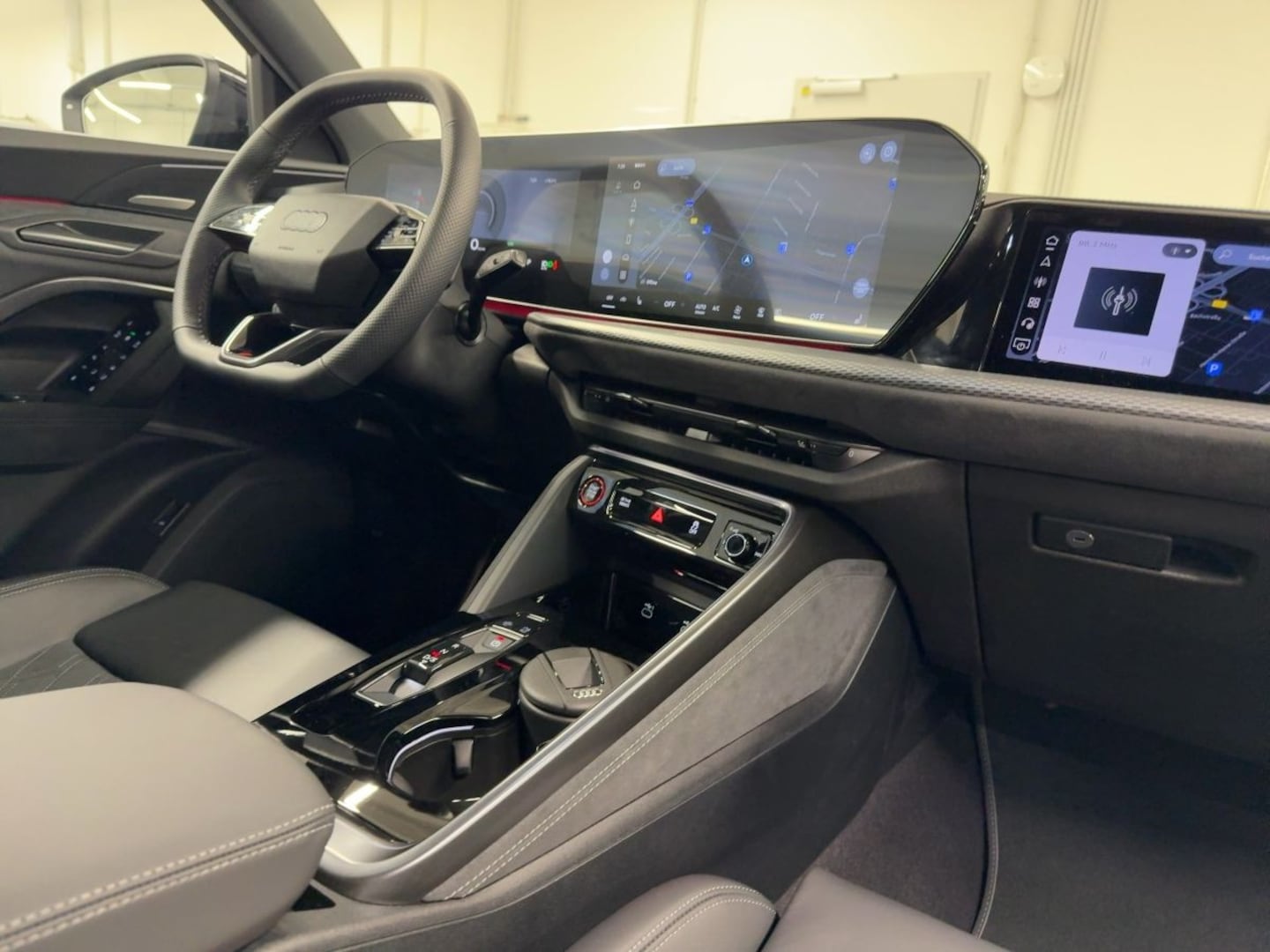 Bild über Audi Q5 SUV TDI quattro 220 kW S tronic - für weitere Informationen kontaktieren Sie den Audi Partner