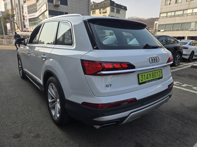 Audi Q7 50 TDI quattro 210 286 kW hp tiptronic 4
