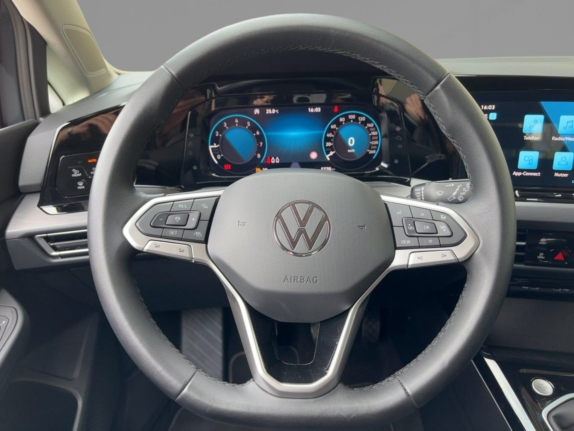 Volkswagen Golf Style