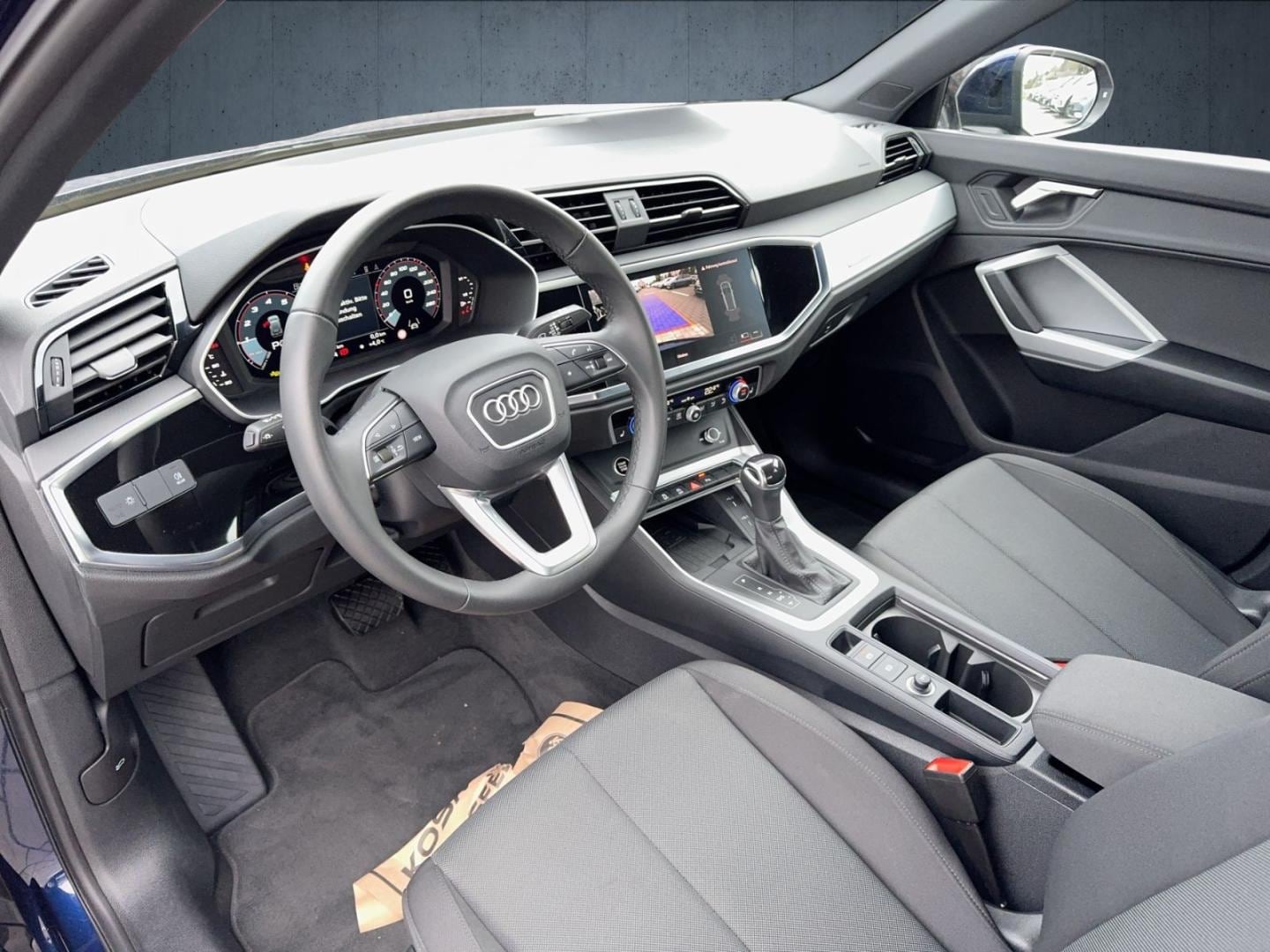 Bild über Audi Q3 advanced 35 TFSI S tronic - für weitere Informationen kontaktieren Sie den Audi Partner