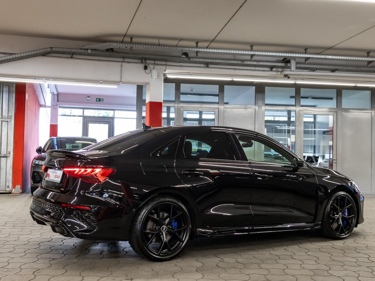 Image about Audi RS 3 Limousine TFSI quattro S tronic