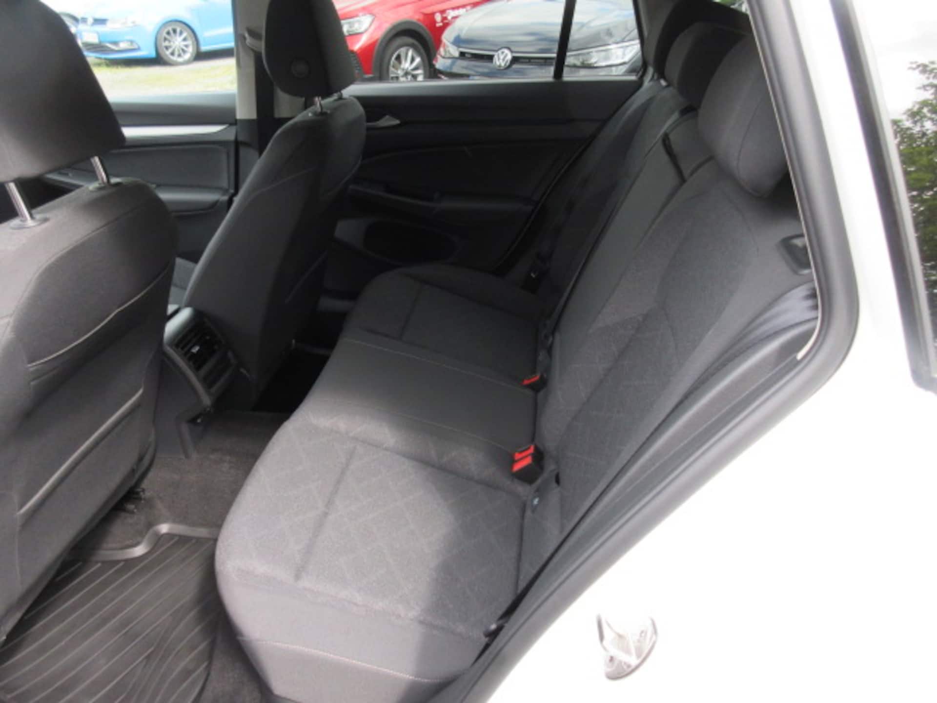 Volkswagen Golf Variant Life