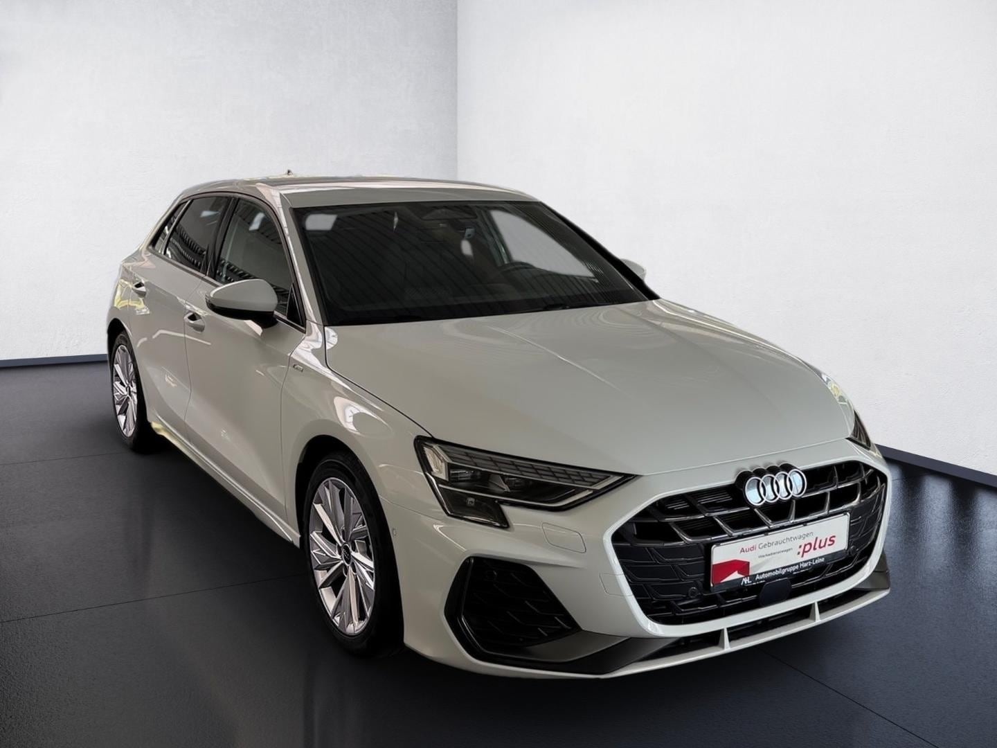 Bild über Audi A3 Sportback TFSI 110 kW S tronic - für weitere Informationen kontaktieren Sie den Audi Partner