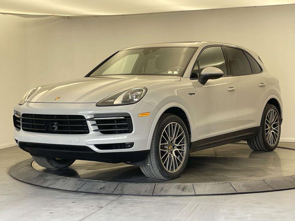 2023 Porsche Cayenne Platinum Edition E-Hybrid's photo