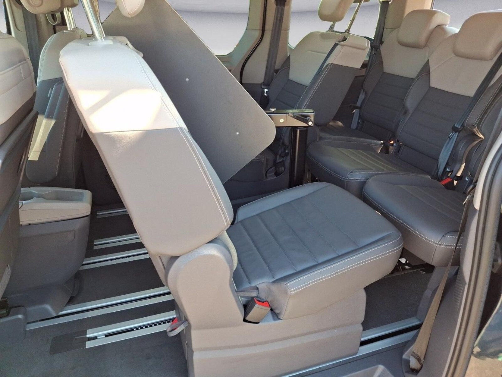 Volkswagen Multivan – Bild 14