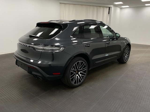 2026 Porsche Macan T - Photo 9
