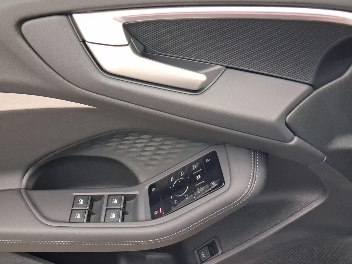 Bild über Audi A5 Avant TDI quattro 150 kW S tronic - für weitere Informationen kontaktieren Sie den Audi Partner