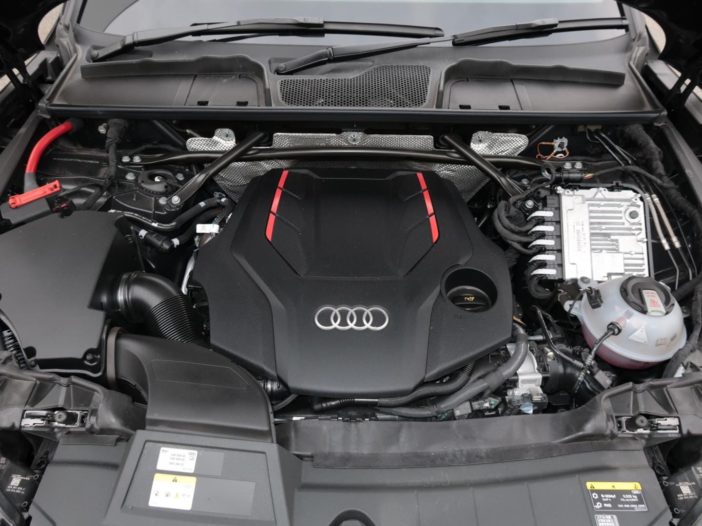 Audi SQ5 Sportback SQ5 Sportback TFSI 260(354) kW(PS) tiptronic for more details contact your dealer
