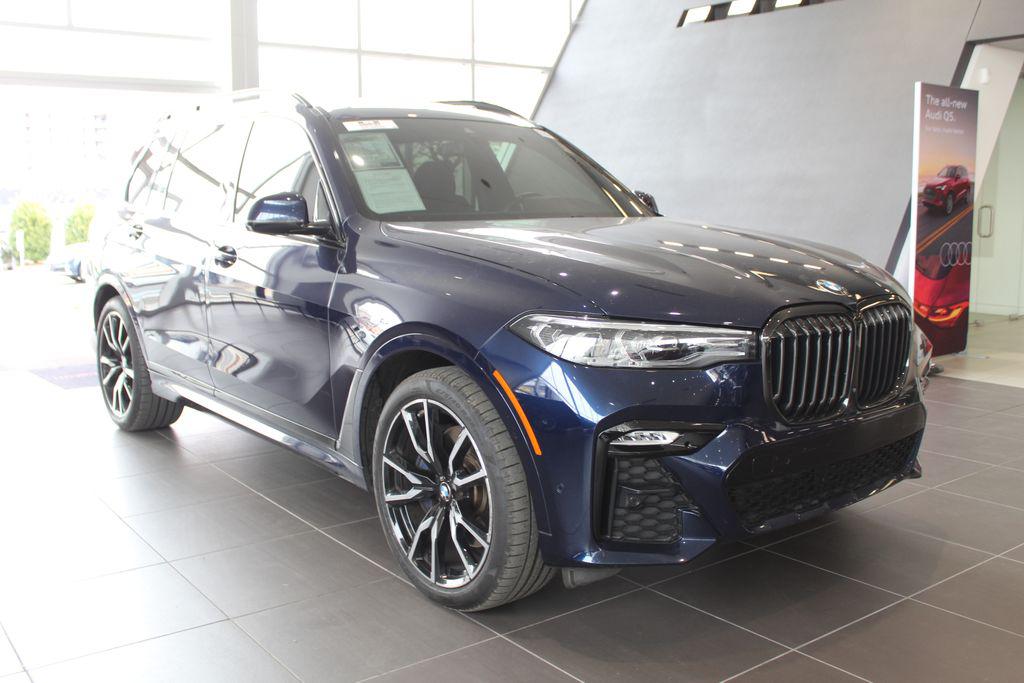 2022 BMW X7 xDrive40i's photo