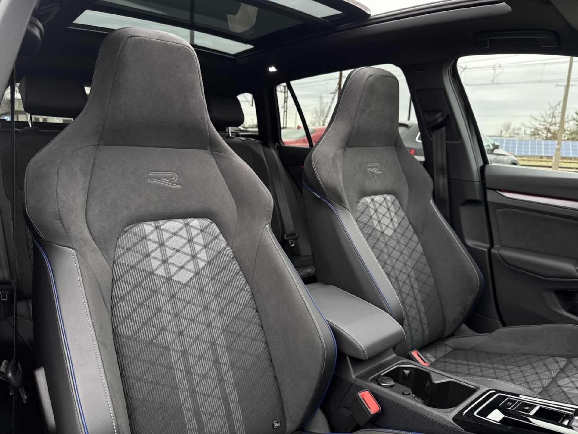 Volkswagen Golf Variant R-Line