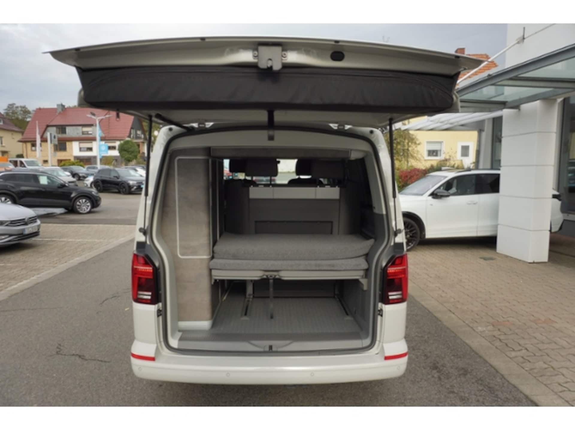 Volkswagen T6.1 California Ocean