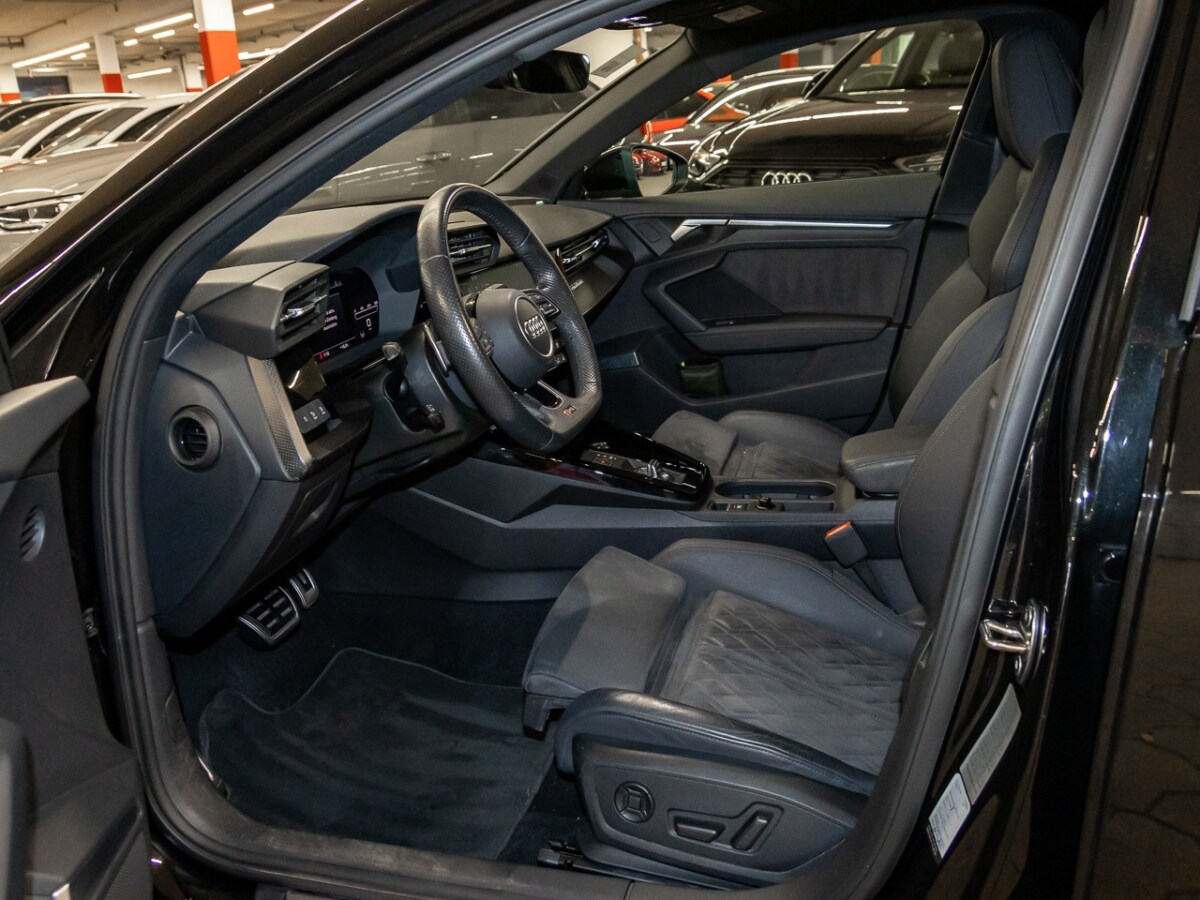 Image about Audi RS 3 Limousine TFSI quattro S tronic