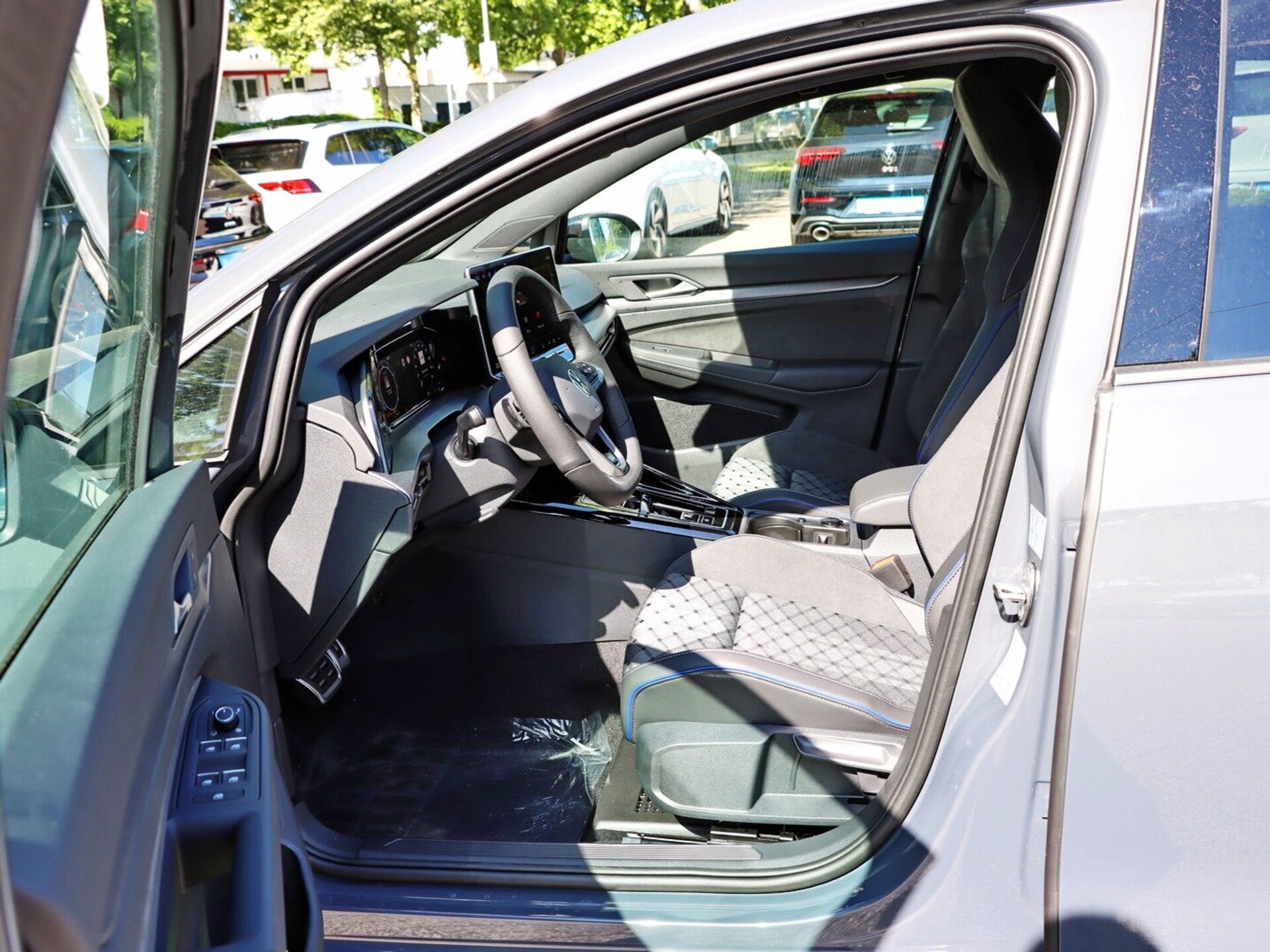Volkswagen Golf R-Line