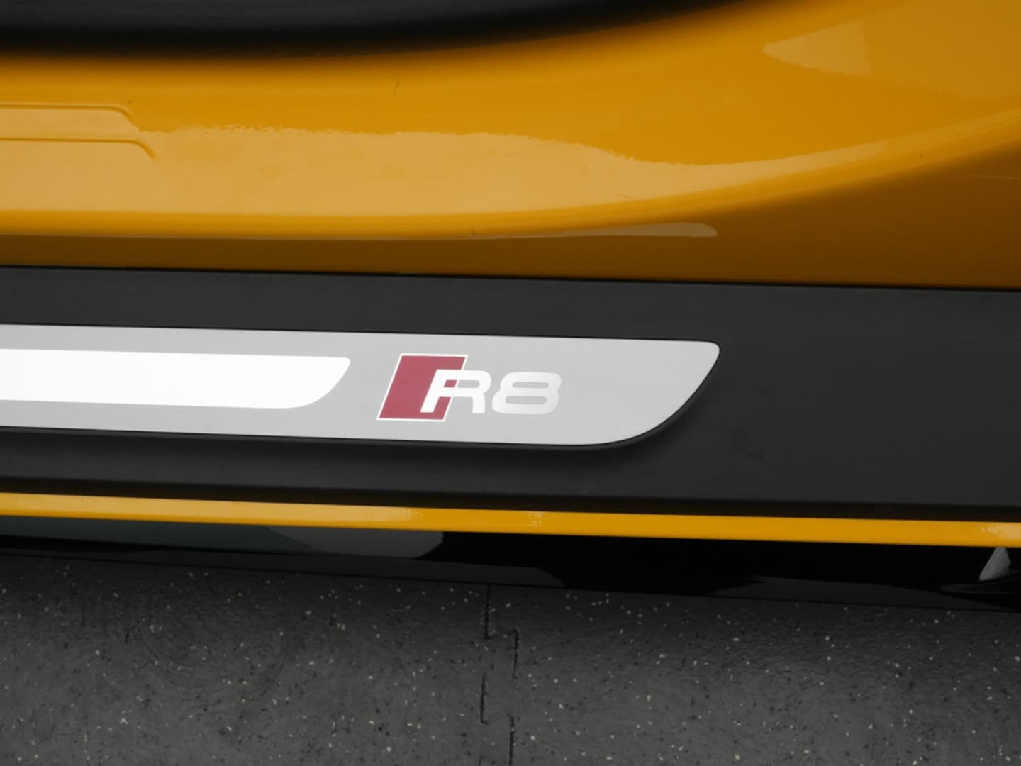Bild über Audi R8 Coupé FSI S tronic - für weitere Informationen kontaktieren Sie den Audi Partner