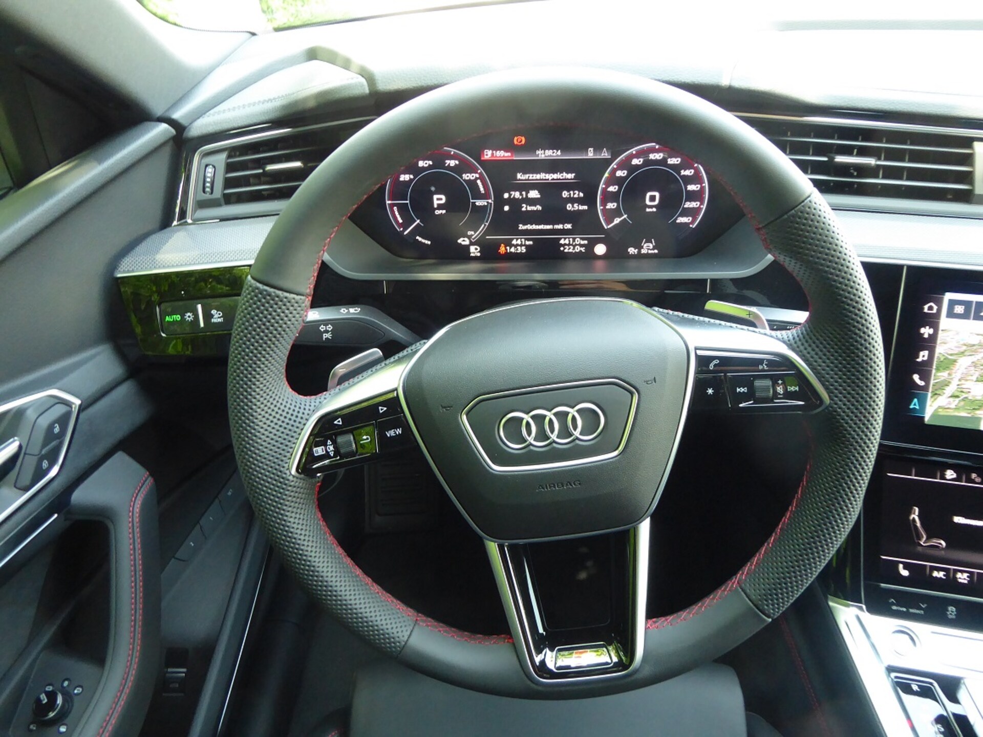 Audi Q8 e-tron S line