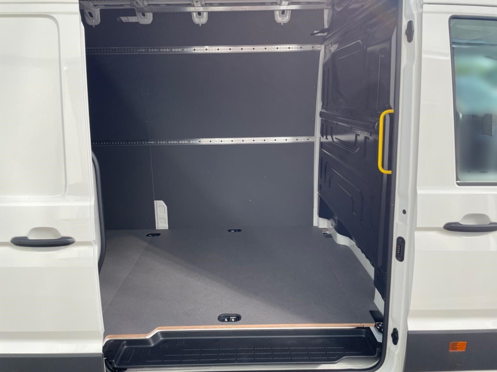 Volkswagen Crafter Kasten langer Radstand – Bild 11
