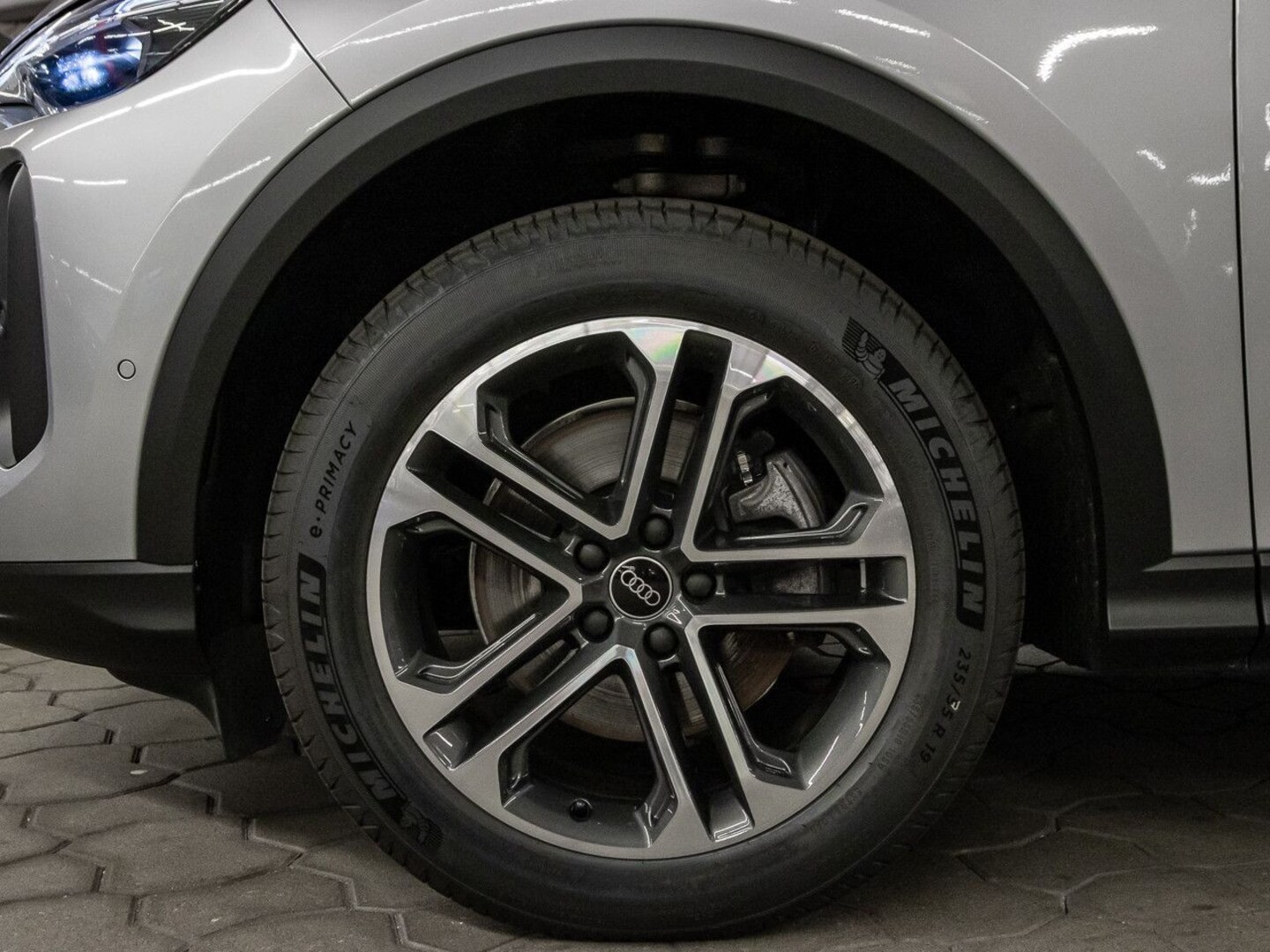 Bild über Audi Q5 SUV TFSI 150 kW S tronic - für weitere Informationen kontaktieren Sie den Audi Partner