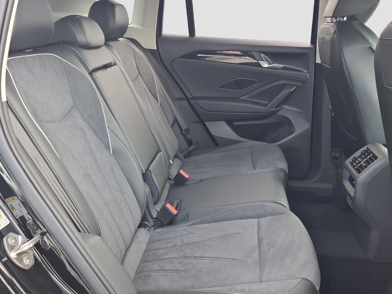 Volkswagen Tiguan – Bild 15