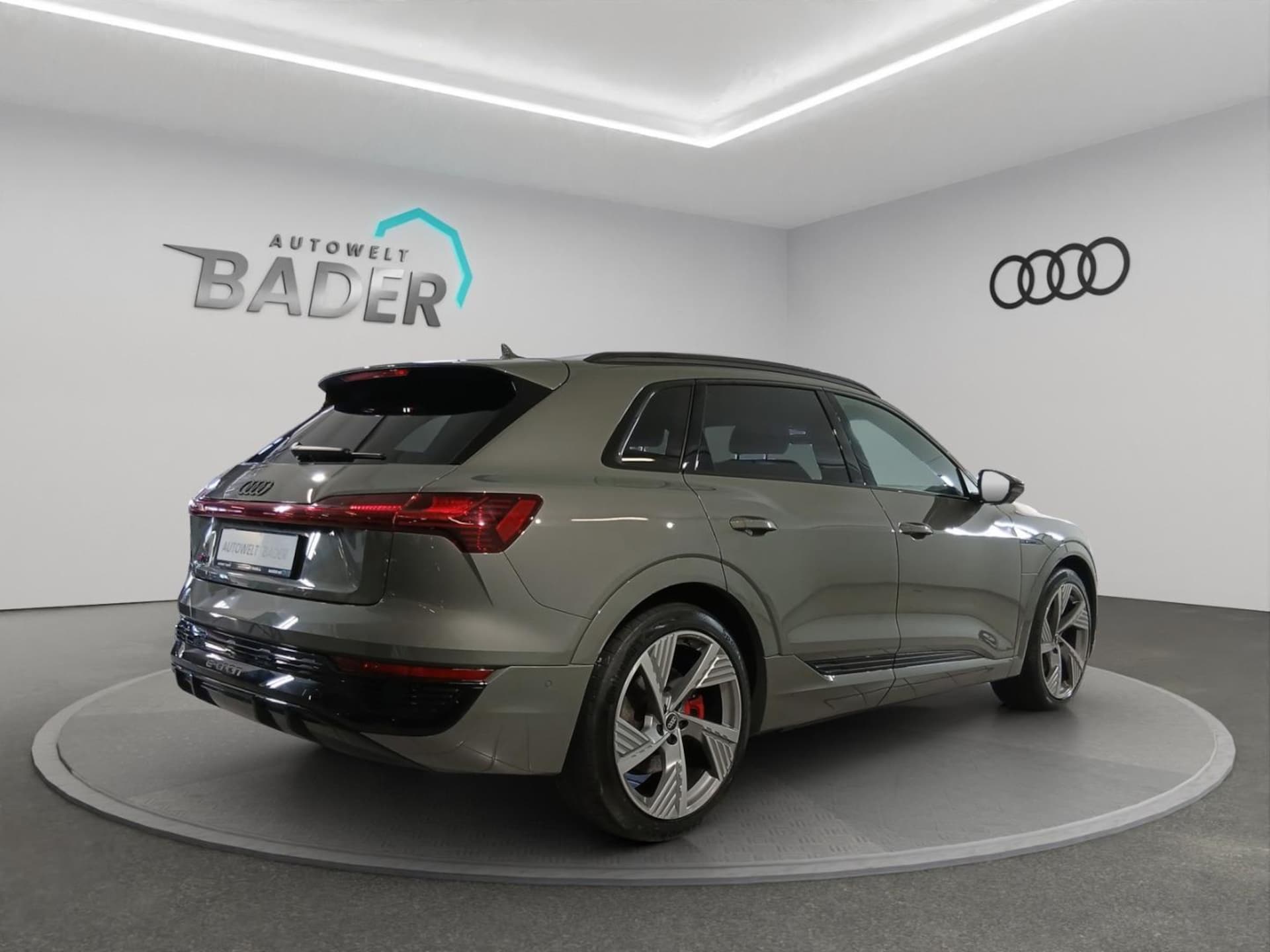 Audi Q8 e-tron S line