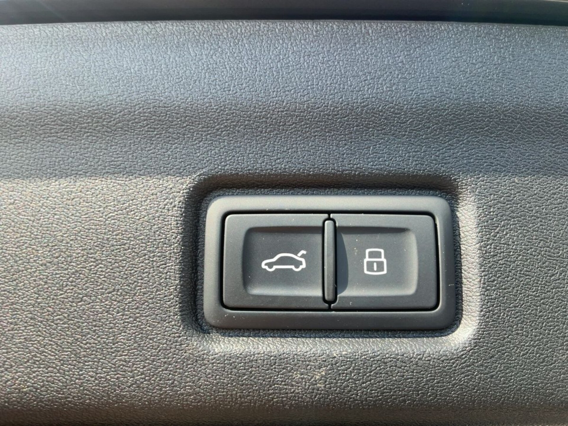 Audi SQ6 SUV e-tron