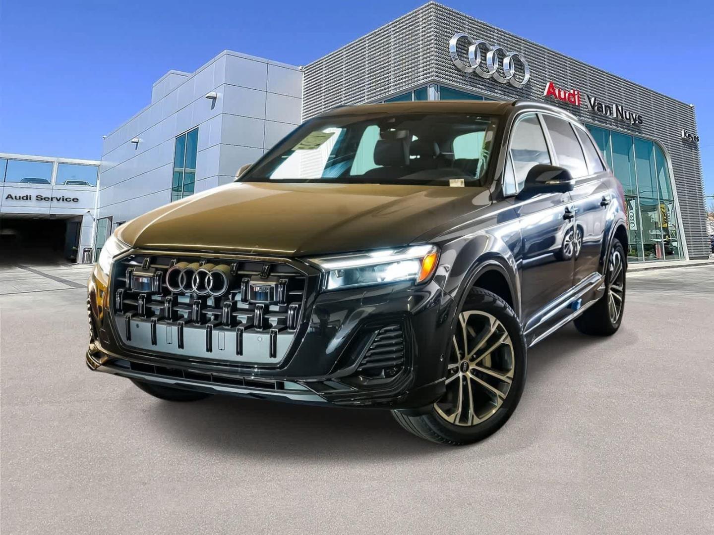 2026 Audi Q7 45 Premium quattro Tiptronic's photo