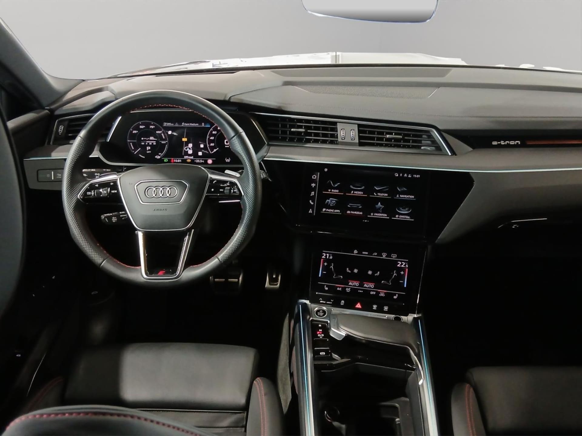 Audi Q8 e-tron S line