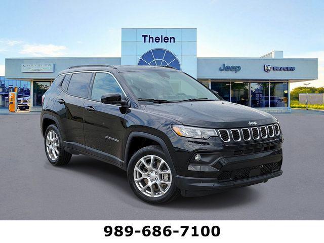 2024 Jeep Compass Latitude Lux 4X4's photo