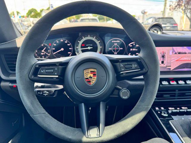 2024 Porsche 911 GTS - Photo 24