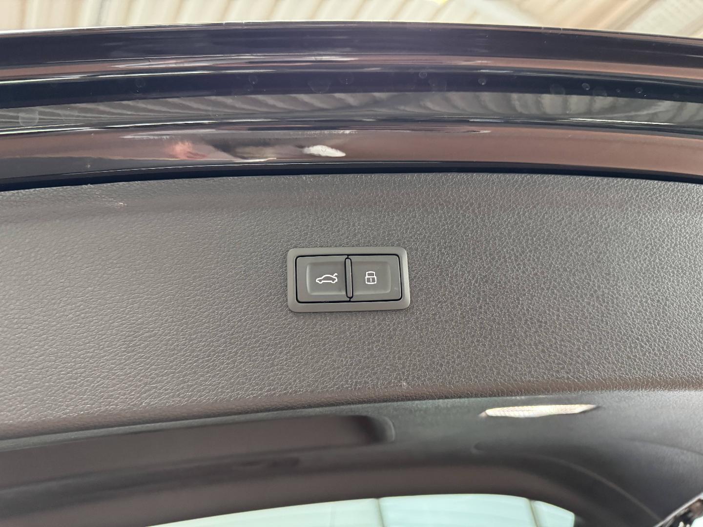 Image about Audi Q5 TFSI e S line 50 TFSI e Hybride rechargeable quattro 220 kW (299 ch) S tronic