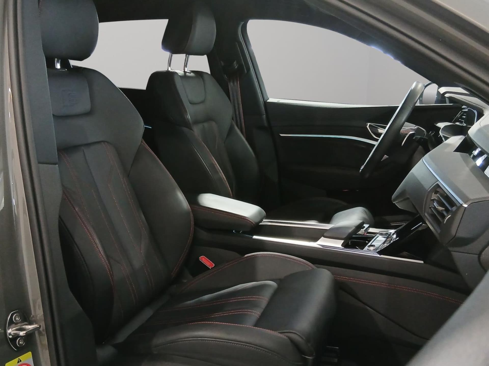 Audi Q8 e-tron S line