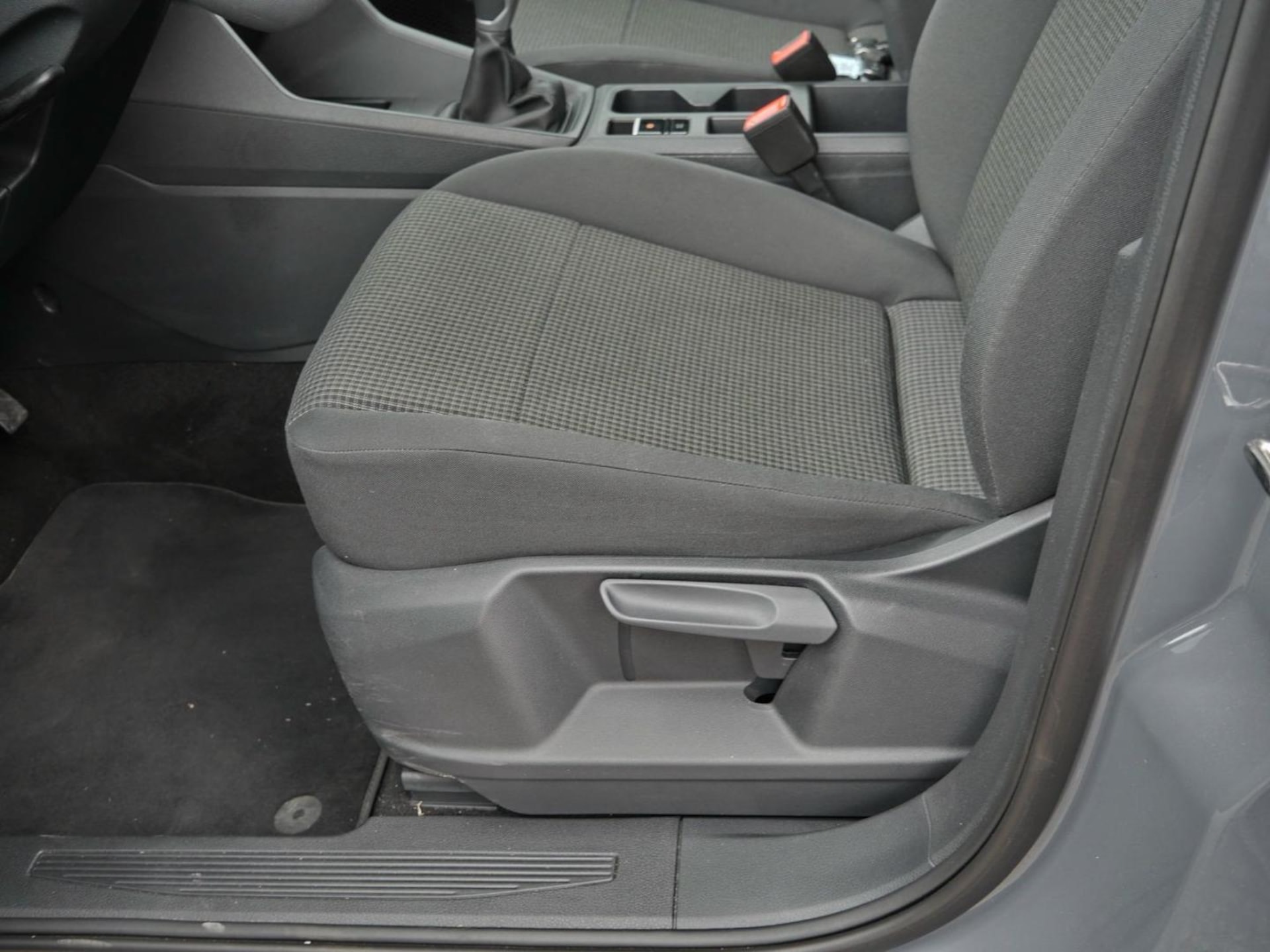 Volkswagen Caddy Basis-Modell