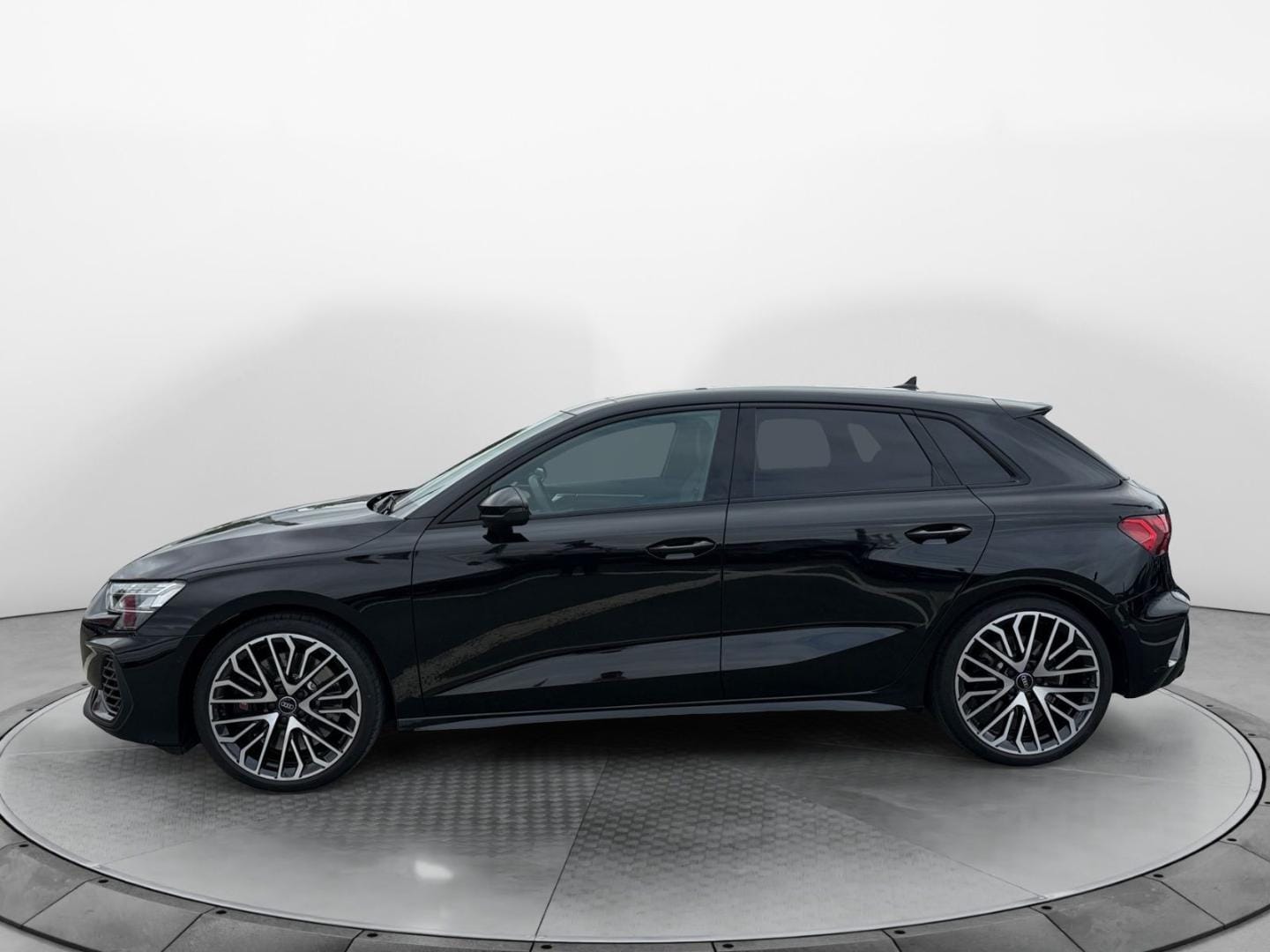 Bild über Audi S3 Sportback TFSI quattro S tronic - für weitere Informationen kontaktieren Sie den Audi Partner