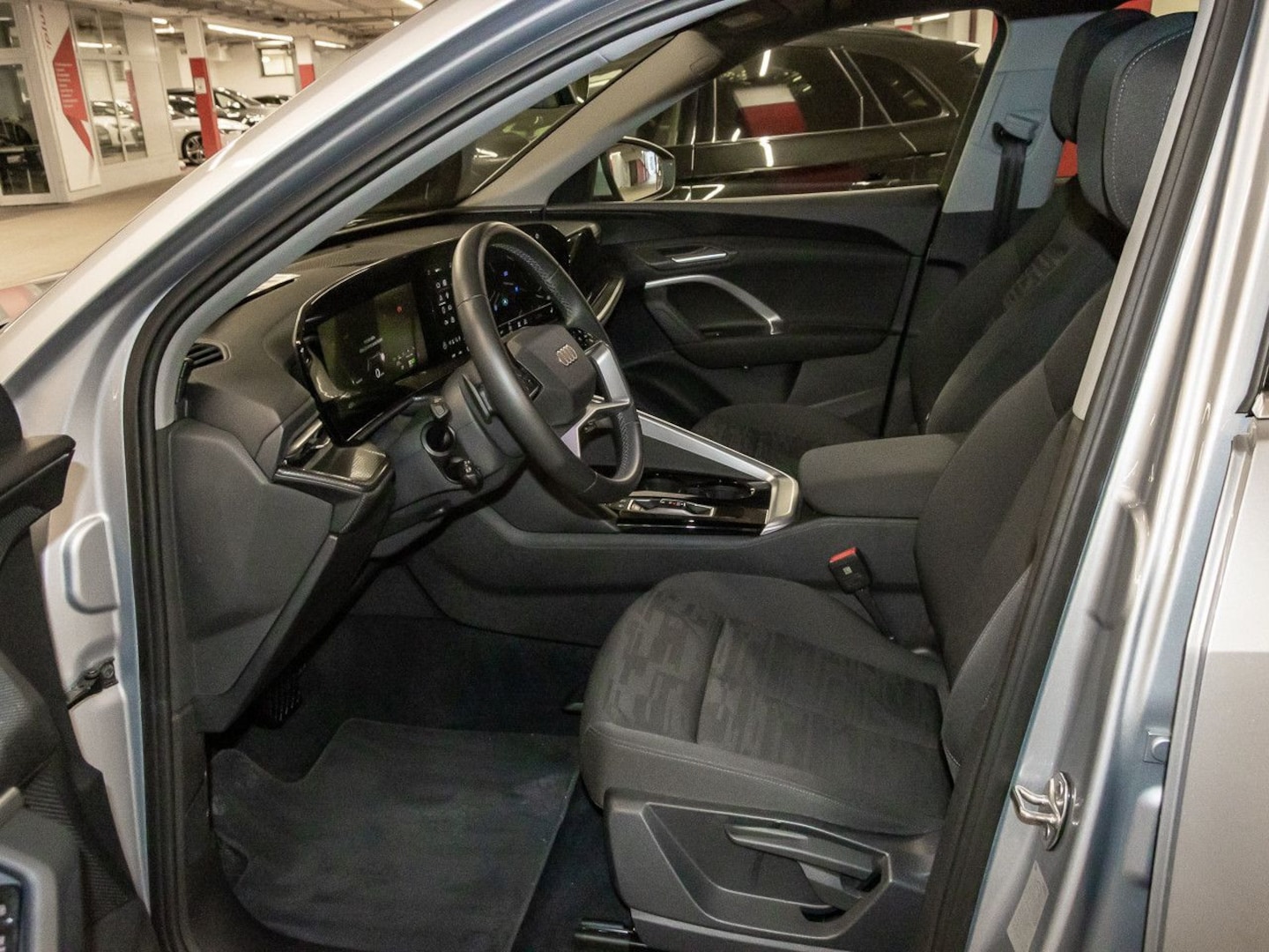 Bild über Audi Q5 SUV TFSI 150 kW S tronic - für weitere Informationen kontaktieren Sie den Audi Partner