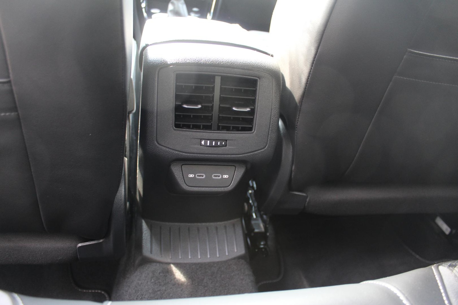 Volkswagen T-Roc – Bild 12