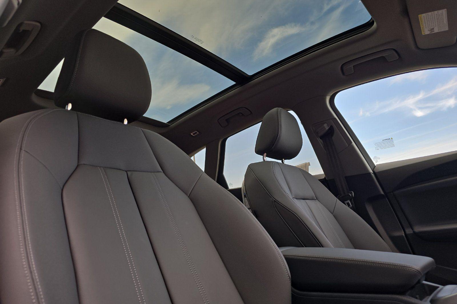 2025 Audi Q5 Premium - Photo 16
