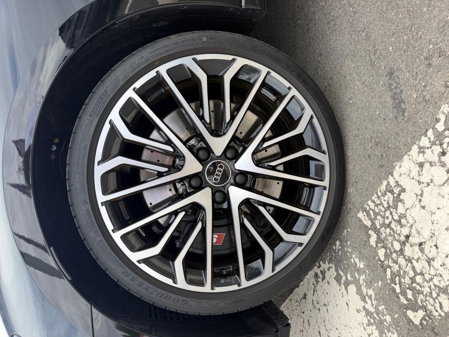 Bild über Audi S3 Sportback TFSI quattro S tronic - für weitere Informationen kontaktieren Sie den Audi Partner