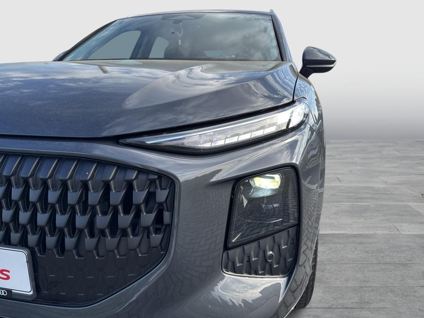 Bild über Audi Q3 SUV TFSI 110 kW S tronic - für weitere Informationen kontaktieren Sie den Audi Partner