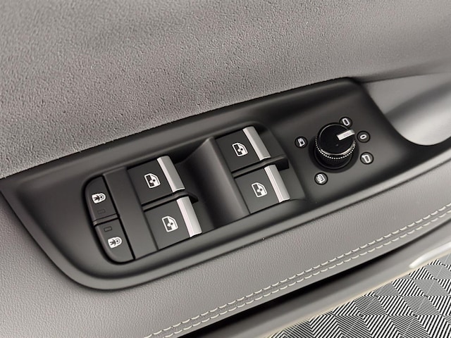 2026 Audi SQ8 Premium Plus - Photo 15