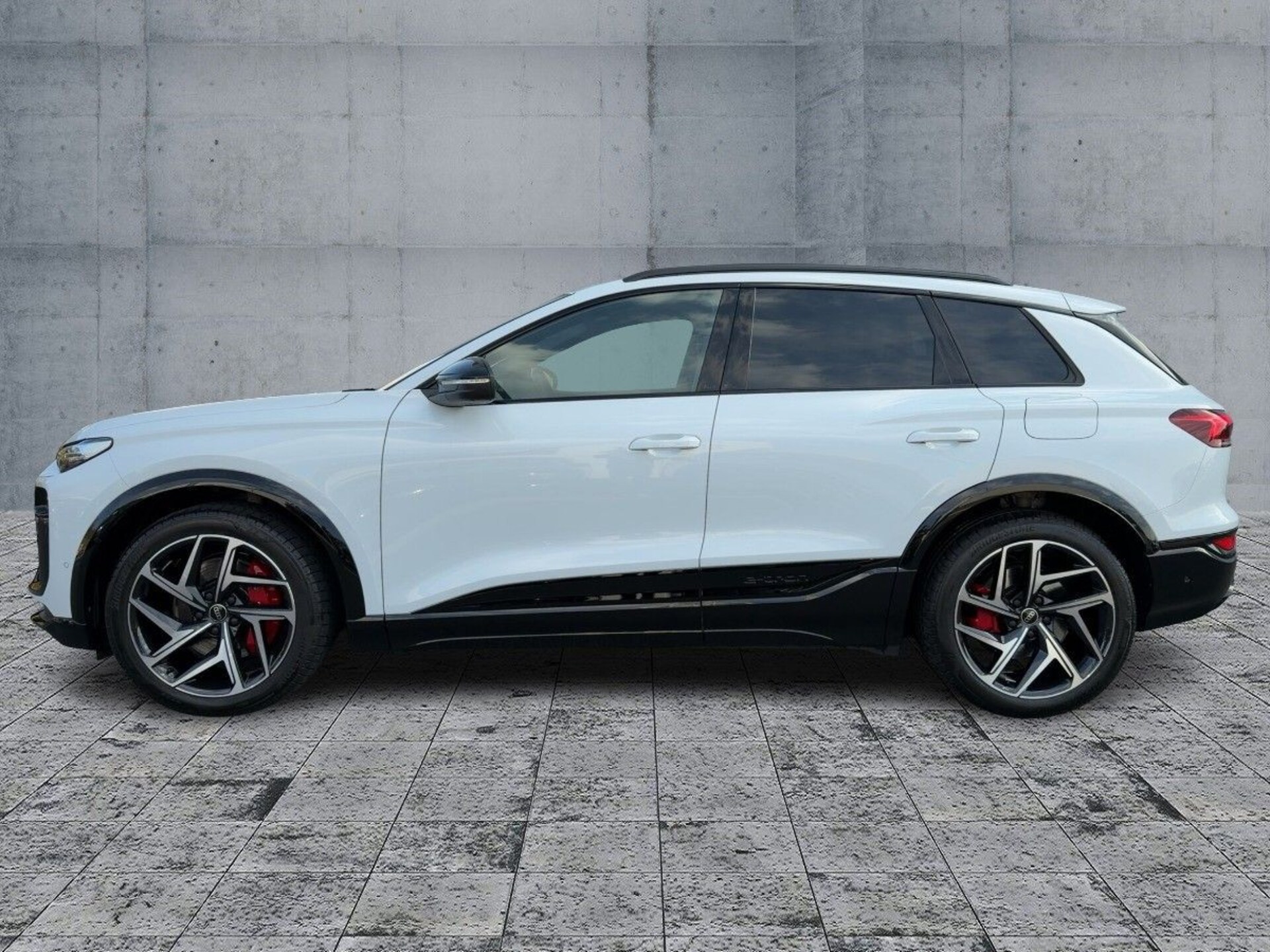 Audi SQ6 SUV e-tron