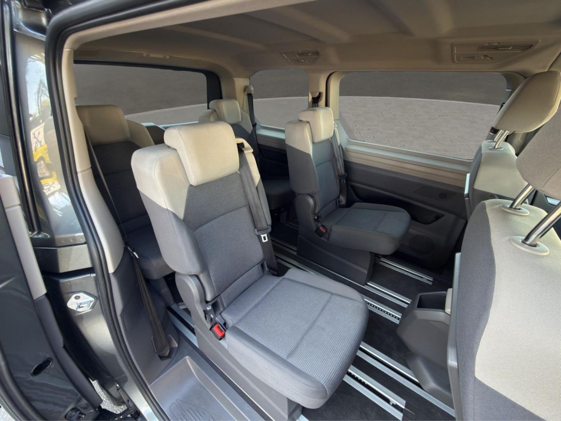 Volkswagen Multivan Basis-Modell