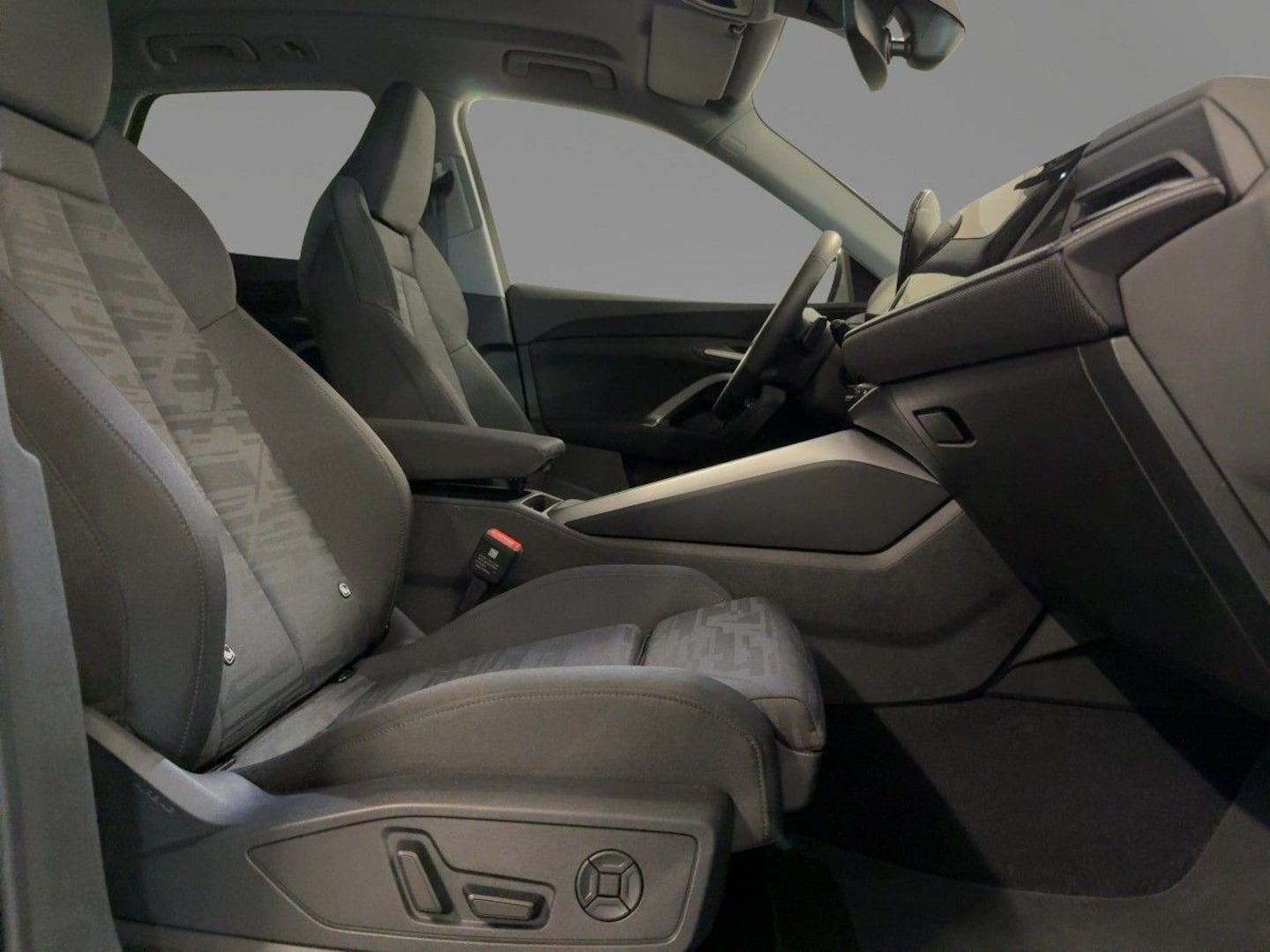 Bild über Audi Q5 SUV TFSI 150 kW S tronic - für weitere Informationen kontaktieren Sie den Audi Partner