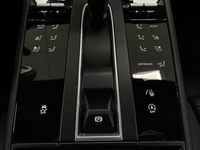 2026 Porsche Macan T - Photo 29