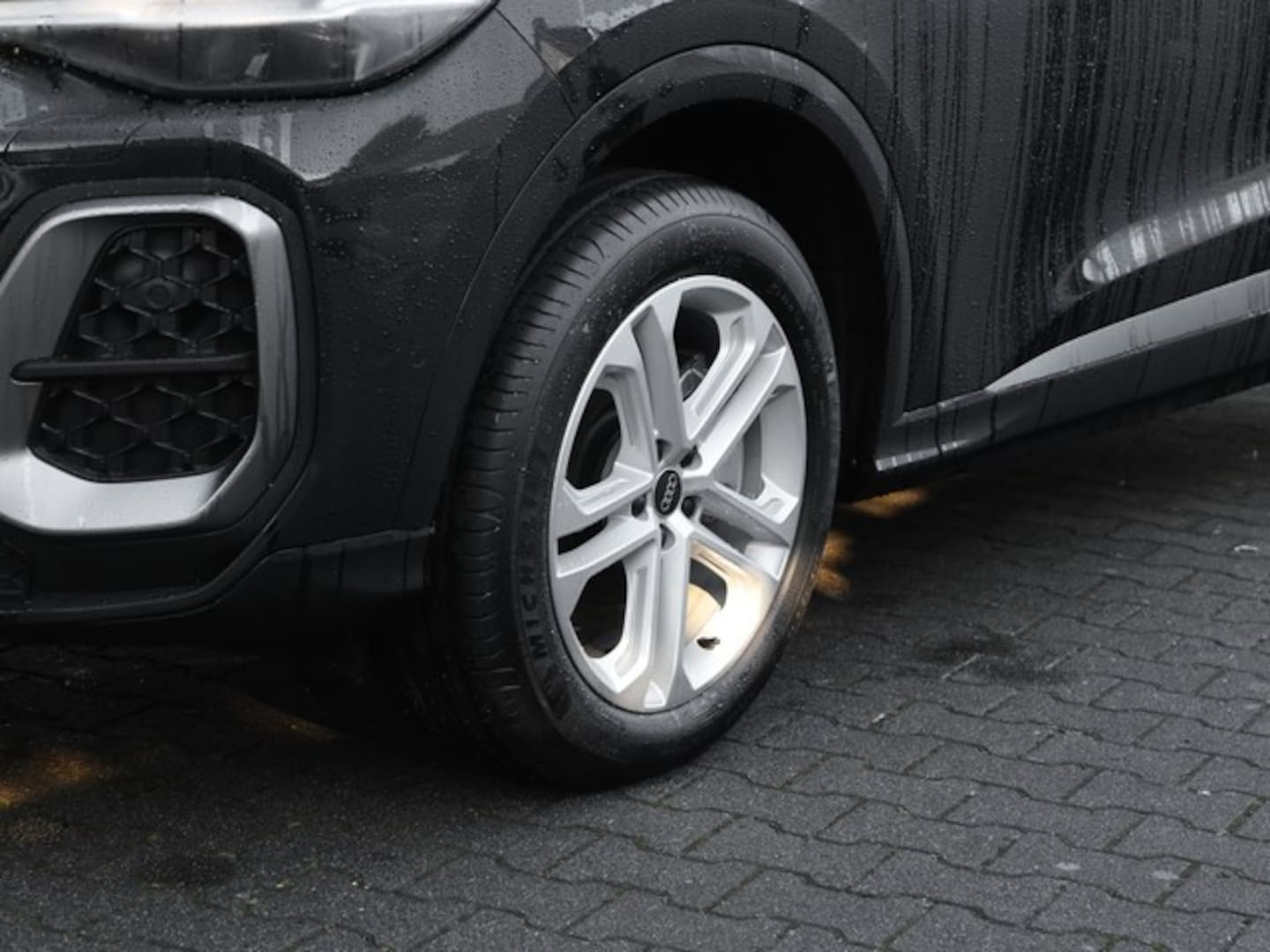 Bild über Audi Q5 Sportback TDI quattro 150 kW S tronic - für weitere Informationen kontaktieren Sie den Audi Partner