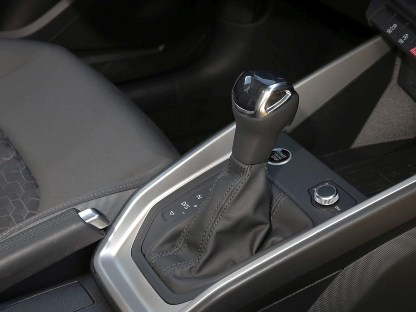 Bild über Audi A1 Sportback S line 25 TFSI S tronic - für weitere Informationen kontaktieren Sie den Audi Partner