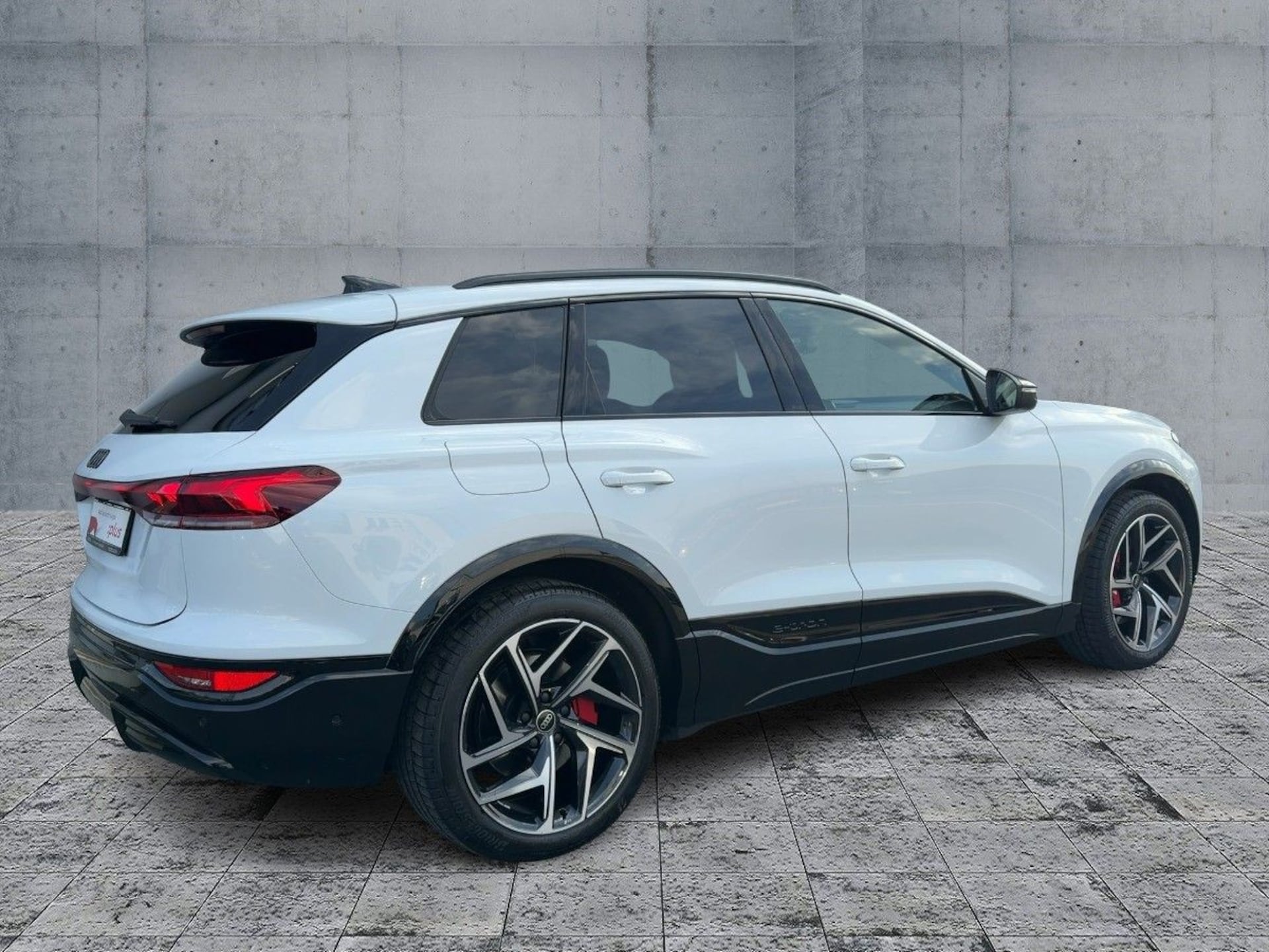 Audi SQ6 SUV e-tron