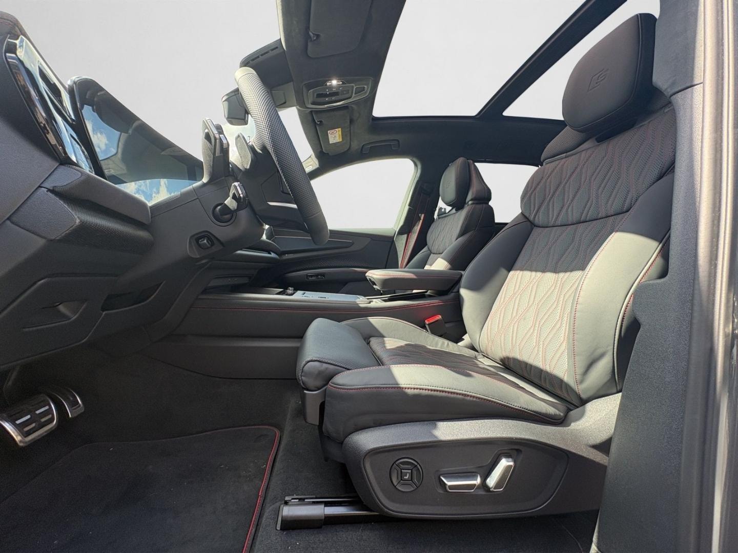 Bild über Audi Q7 SUV TDI quattro 220 kW tiptronic - für weitere Informationen kontaktieren Sie den Audi Partner