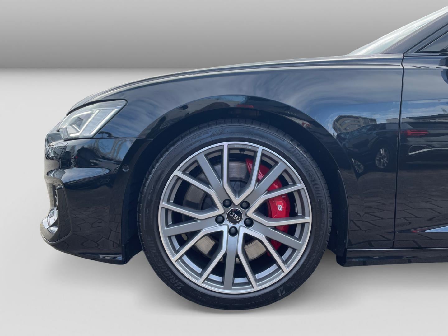 Bild über Audi S6 Avant TDI quattro tiptronic - für weitere Informationen kontaktieren Sie den Audi Partner