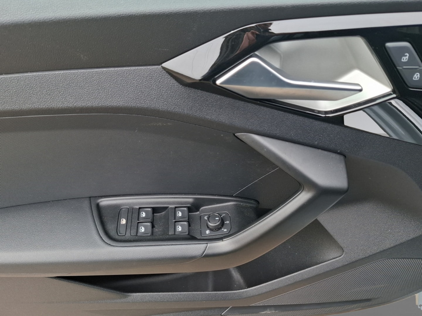 Bild über Audi A1 Sportback advanced 30 TFSI Schaltgetriebe - für weitere Informationen kontaktieren Sie den Audi Partner